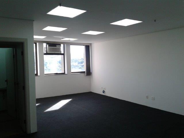 Sala Comercial com 40 m² e 2 Vagas na Vila Leopoldina – Venda ou Locação