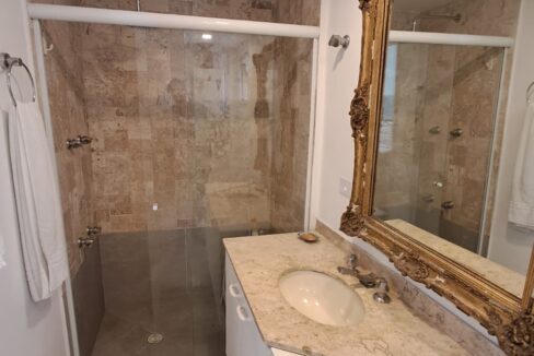 condominio-plaza-athenee-residence-banheiro
